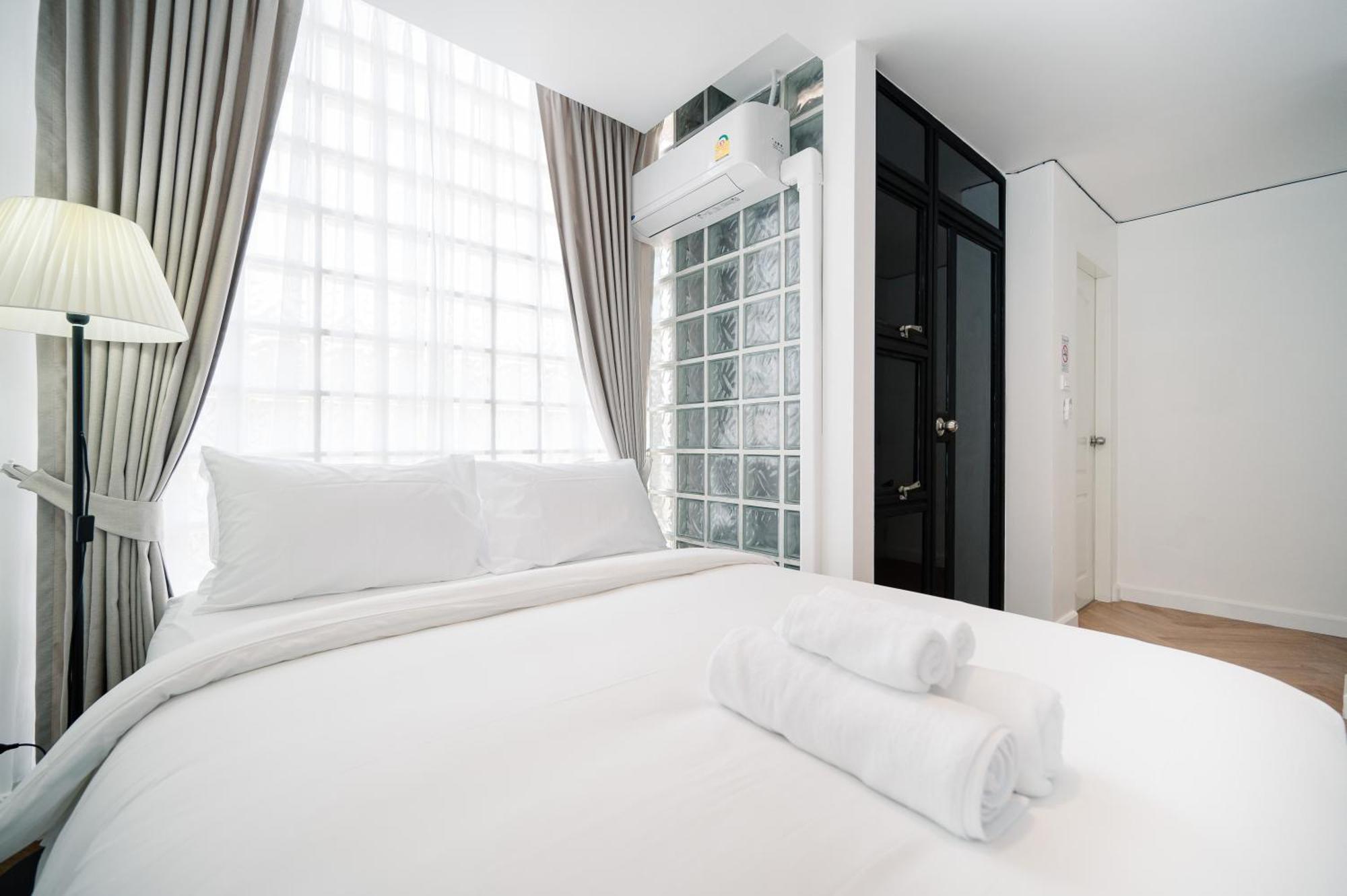 Mitt Haus Hotel Bangkok Bagian luar foto